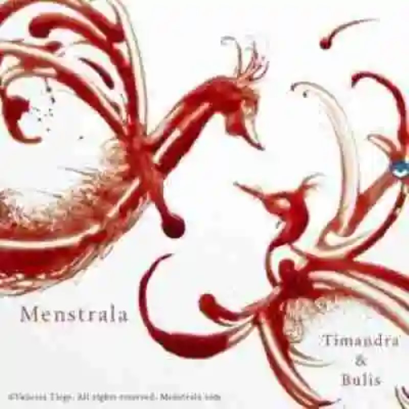 Menstrala, pintando con sangre menstrual