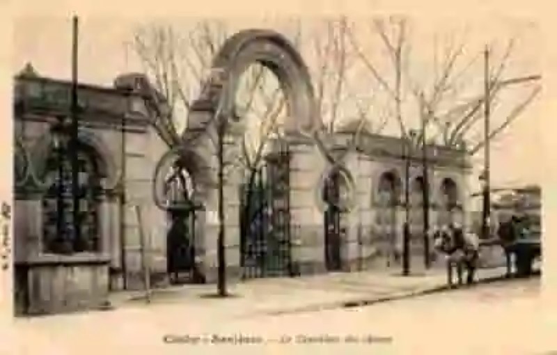 &quot;Cimetiere des chiens&quot;, el cementerio de mascotas de París