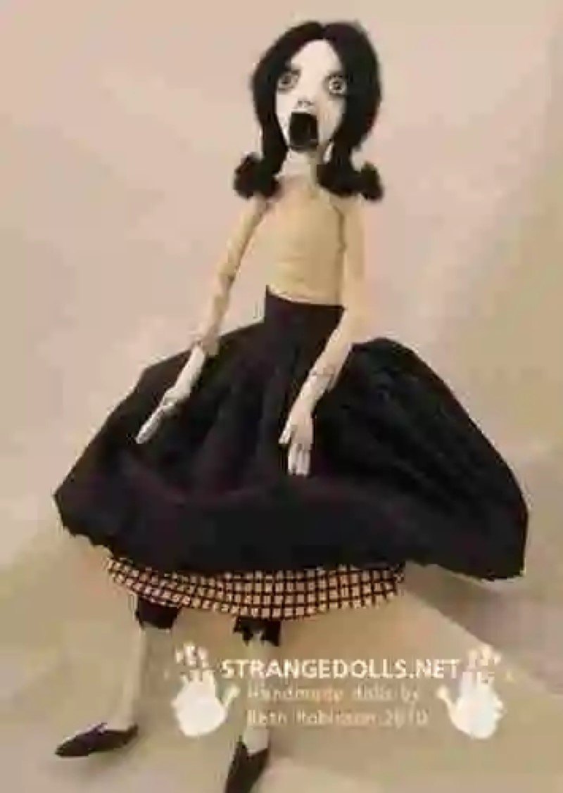 Strange Dolls, muñecos ideales para niños macabros