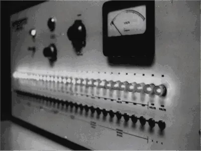 Poder y crueldad: el Experimento de Milgram o cómo reaccionamos ante la autoridad