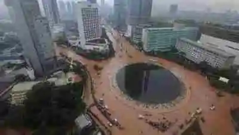 Yakarta, la capital que tiene el honroso honor de ser la ciudad que más rápido se está hundiendo en el mundo