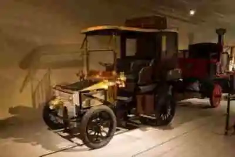 Model E: el último gran auto de vapor