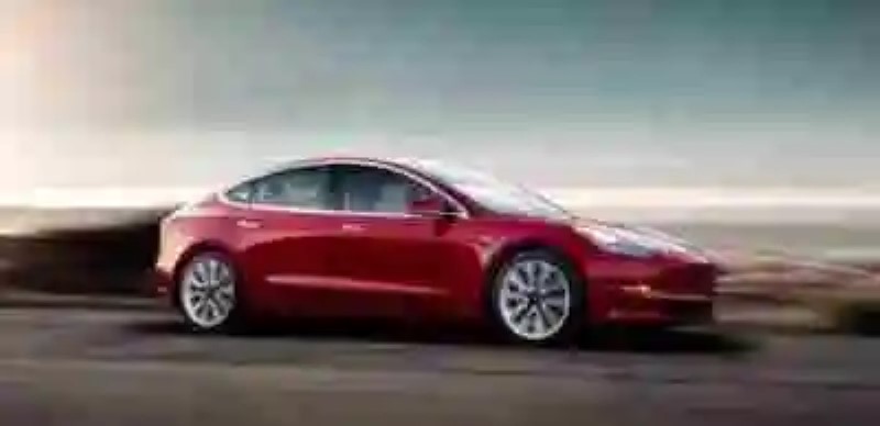 Tesla, el fabricante de autos eléctricos, por fin está ganando dinero con su Modelo 3