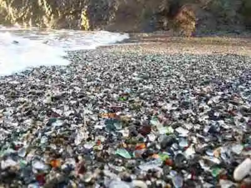Reciclaje natural. Las playas de cristal