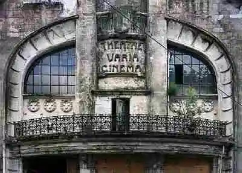 Edificios abandonados. El teatro Varia