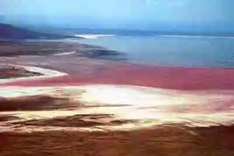 Lugares mágicos. Natron, el lago rojo de Tanzania