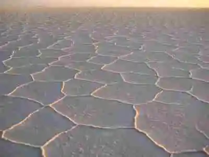 El desierto de sal más grande del mundo: El salar de Uyuni, en Bolivia