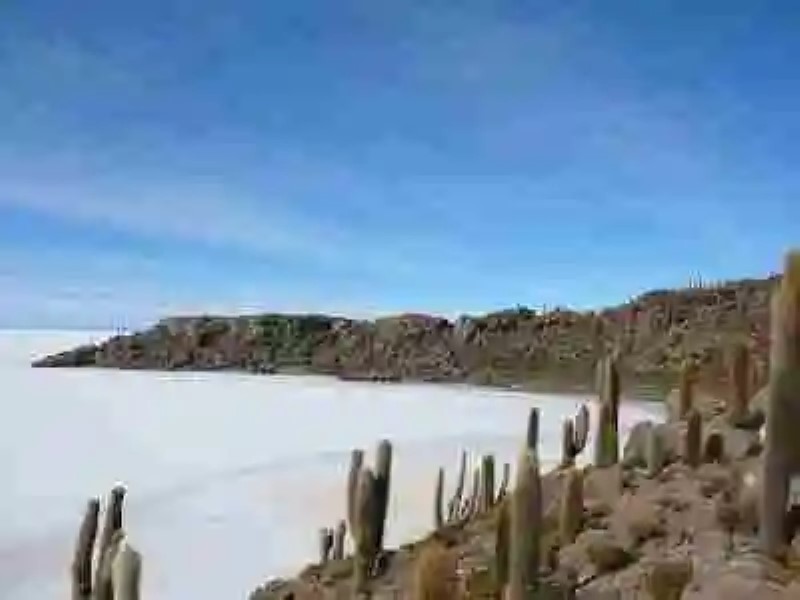 El desierto de sal más grande del mundo: El salar de Uyuni, en Bolivia
