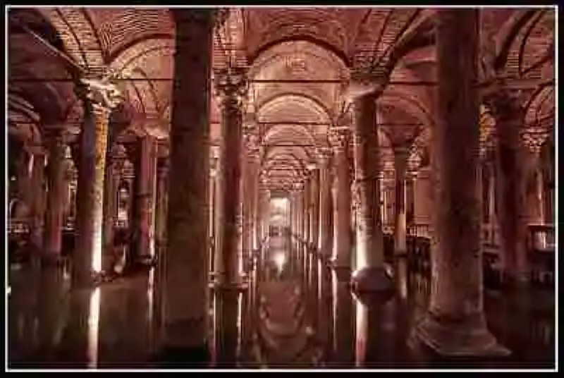 «Cisterna Yerebatan o de la Basilica»