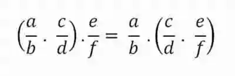 Propiedad asociativa en la multiplicación de fracciones